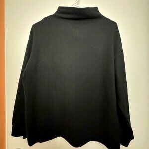 Uniqlo Warm Long Sleeve in Black - Size M